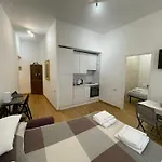 Charming Apartment Near The Colosseum 60 Sqm 4 Pers Air Conditiond