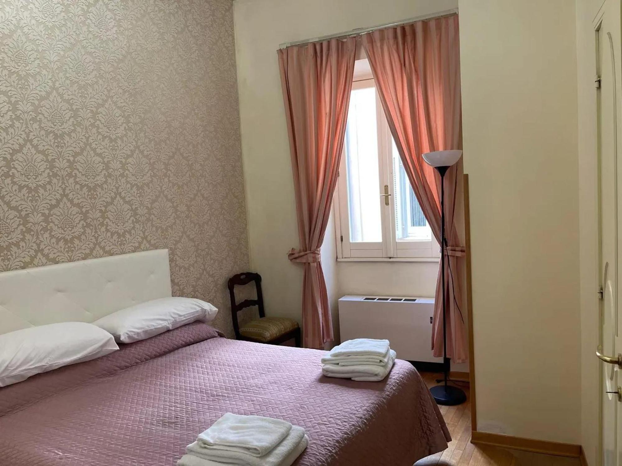 Charming Near The Colosseum 60 Sqm 4 Pers Air Conditiond Apartment *