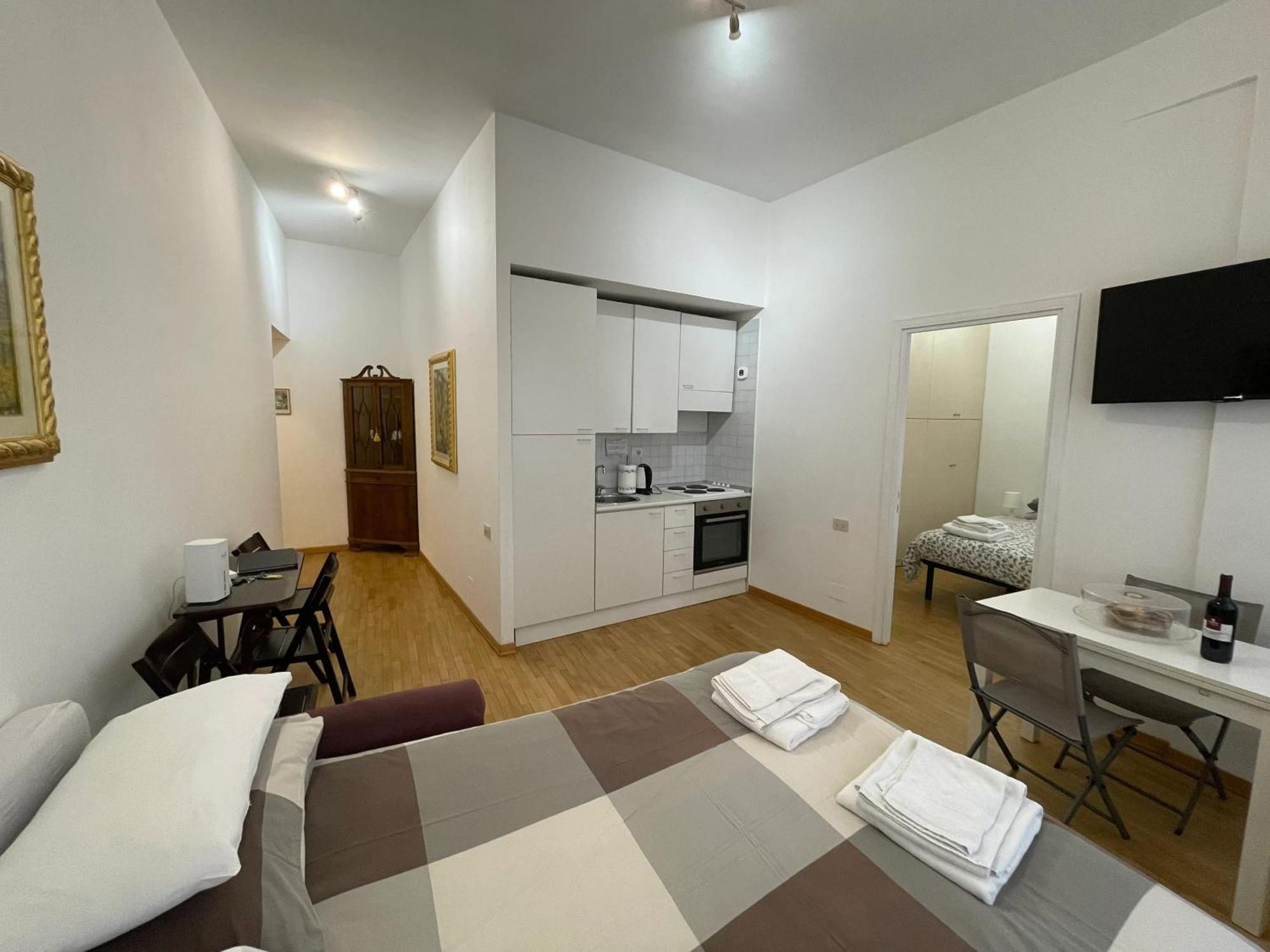 Charming Near The Colosseum 60 Sqm 4 Pers Air Conditiond Lägenhet *