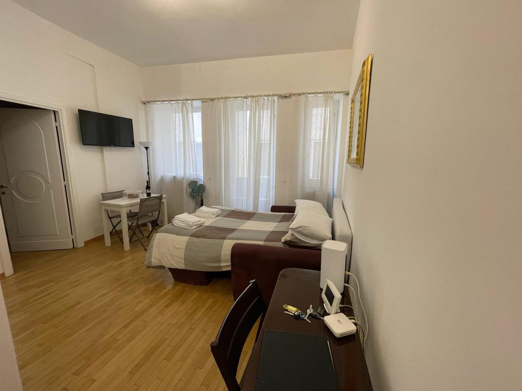 Apartment Charming Near The Colosseum 60 Sqm 4 Pers Air Conditiond *